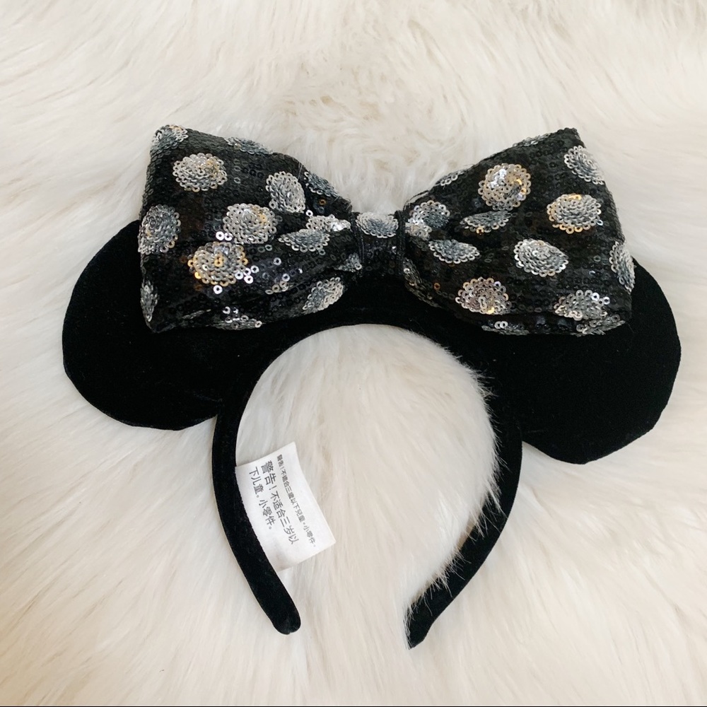 Interchangeable bow Minnie Mouse ears